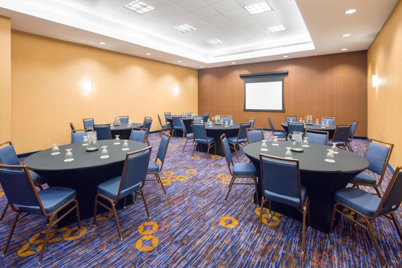 Courtyard By Marriott Houston Galleria Bagian luar foto