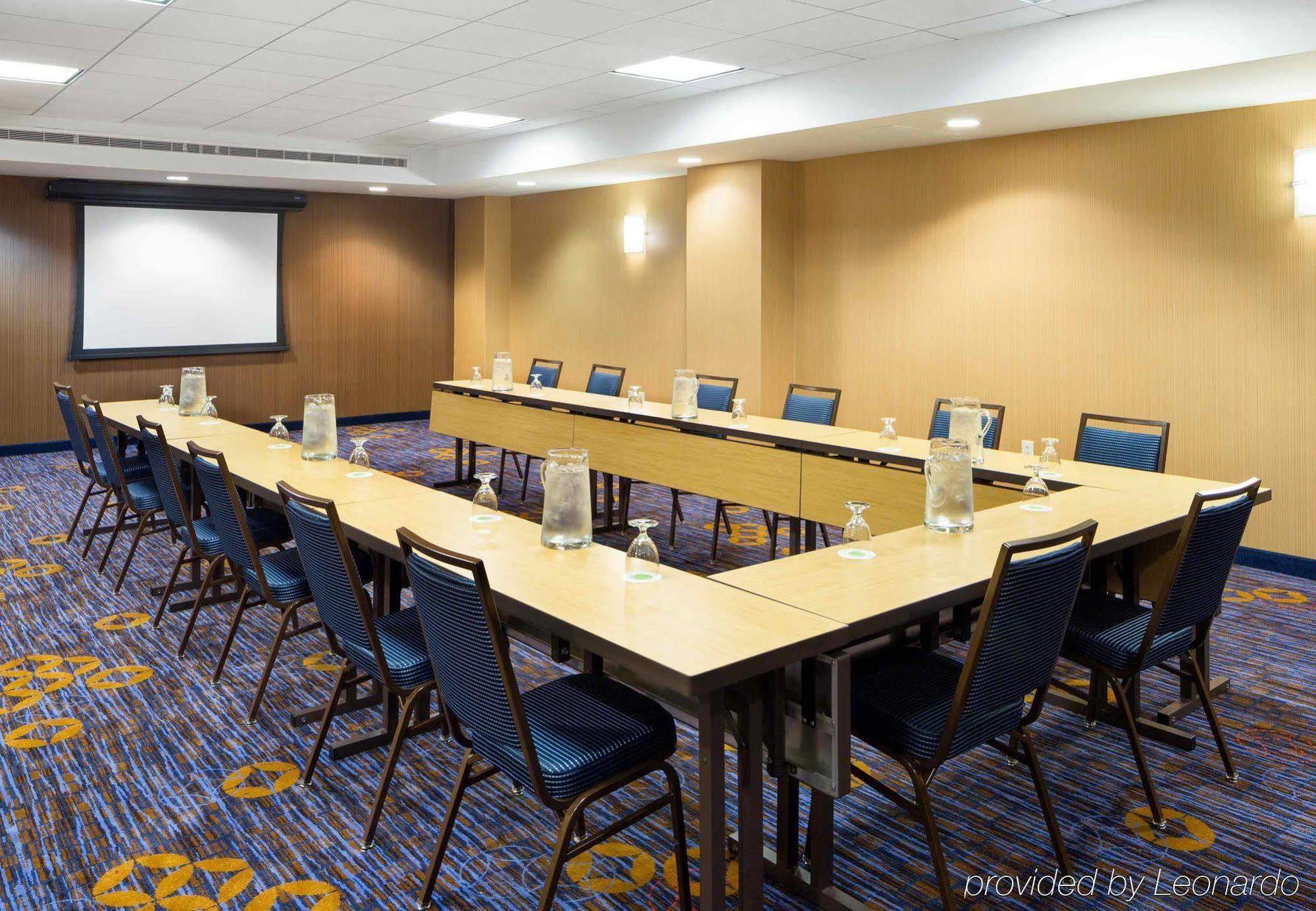 Courtyard By Marriott Houston Galleria Bagian luar foto