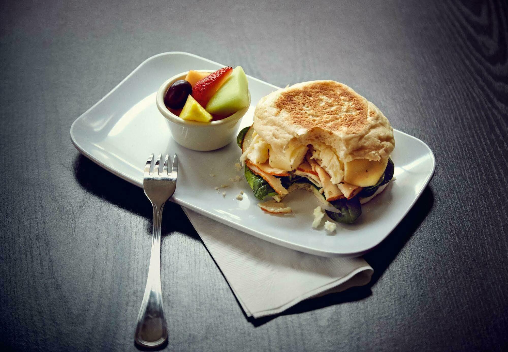 Courtyard By Marriott Houston Galleria Bagian luar foto